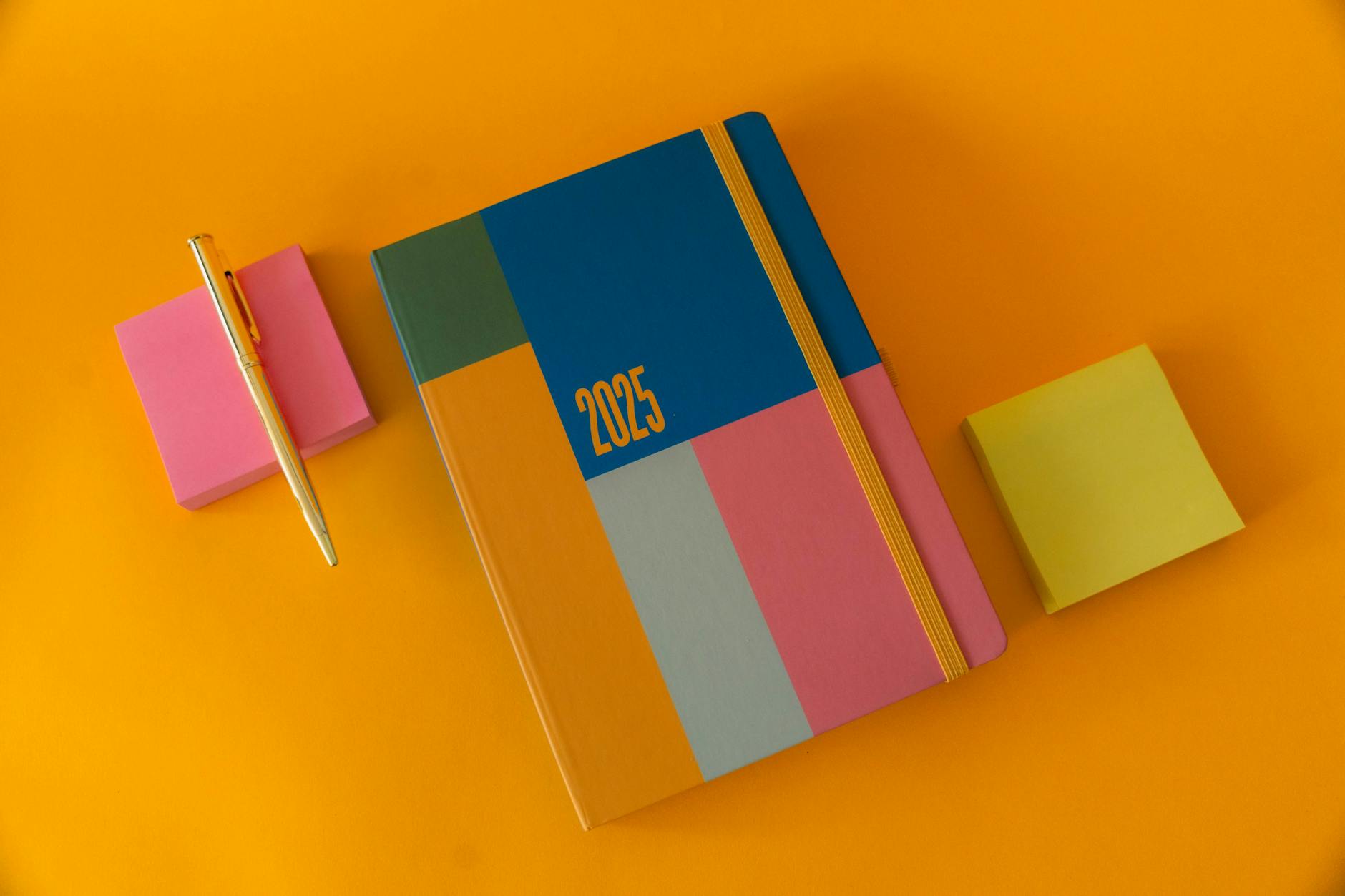 Analiza budżetu Starachowice 2025 - wykresy i liczby dotyczące dochodów i wydatków miasta