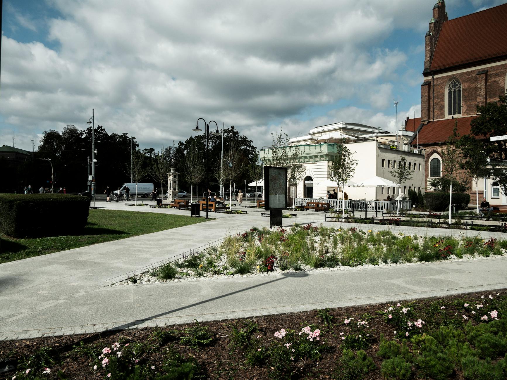 Logo projektu AkTYwne Miasto Starachowice lub zdjęcie z konferencji inauguracyjnej w Pałacyku.